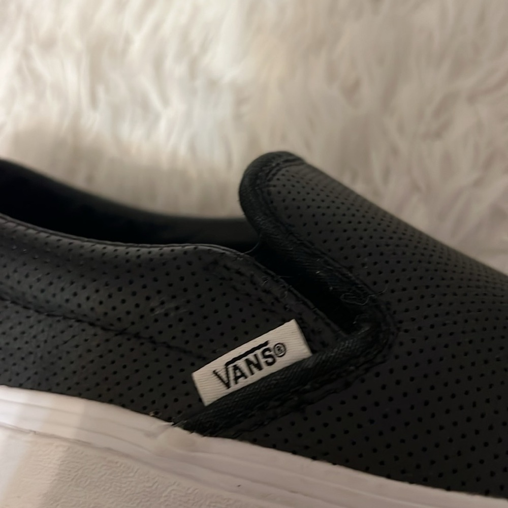 Vans - Picture 3 of 5